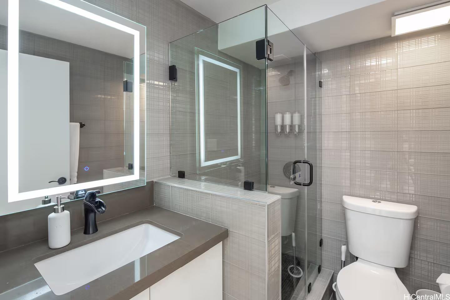 Hawaiian Monarch condo # 2702, Honolulu, Hawaii - photo 13 of 18