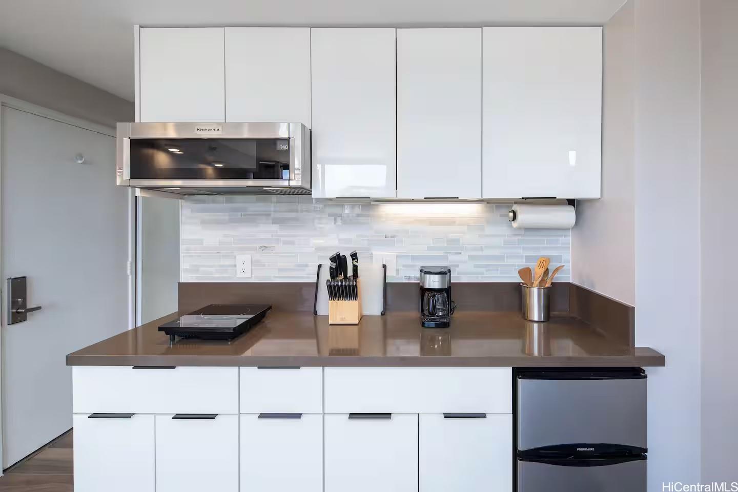 Hawaiian Monarch condo # 2702, Honolulu, Hawaii - photo 10 of 18