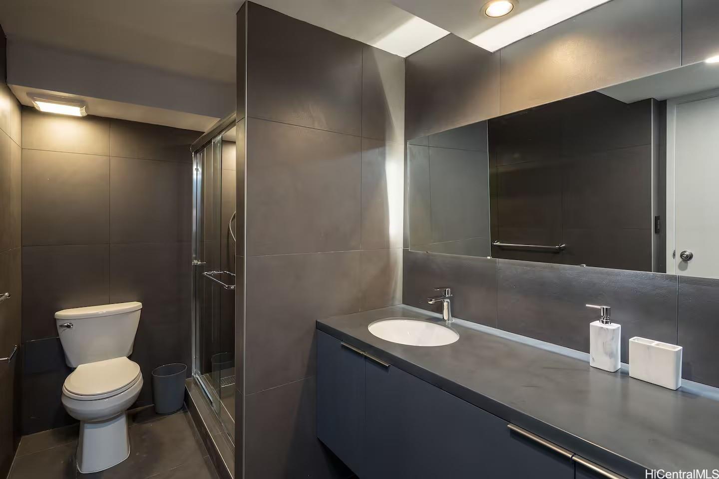 Hawaiian Monarch condo # 3201, Honolulu, Hawaii - photo 11 of 24