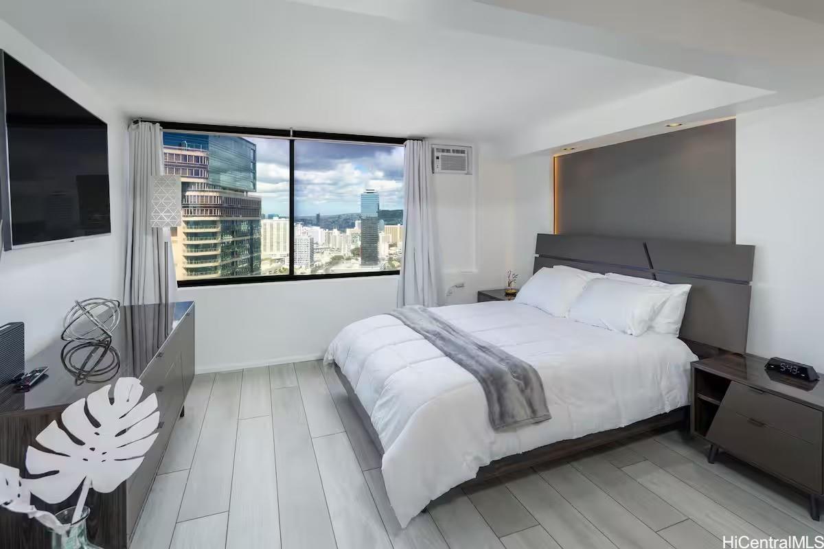 Hawaiian Monarch condo # 3201, Honolulu, Hawaii - photo 15 of 24