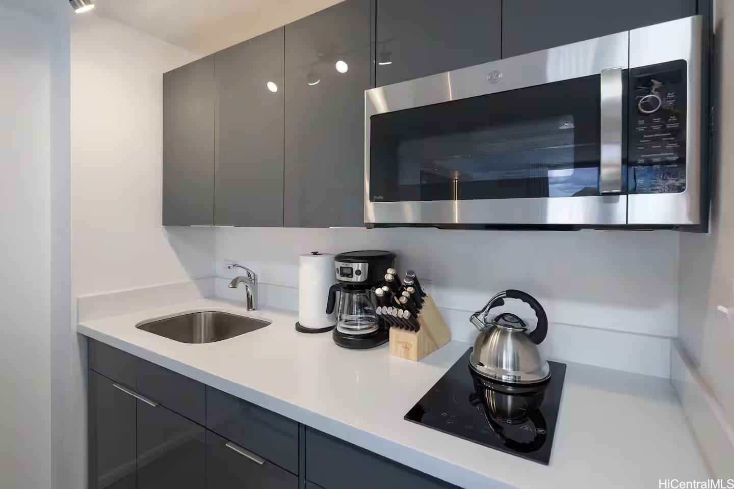 Hawaiian Monarch condo # 3201, Honolulu, Hawaii - photo 7 of 24