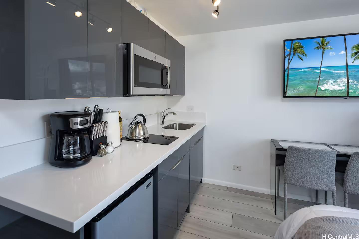 Hawaiian Monarch condo # 3201, Honolulu, Hawaii - photo 9 of 24