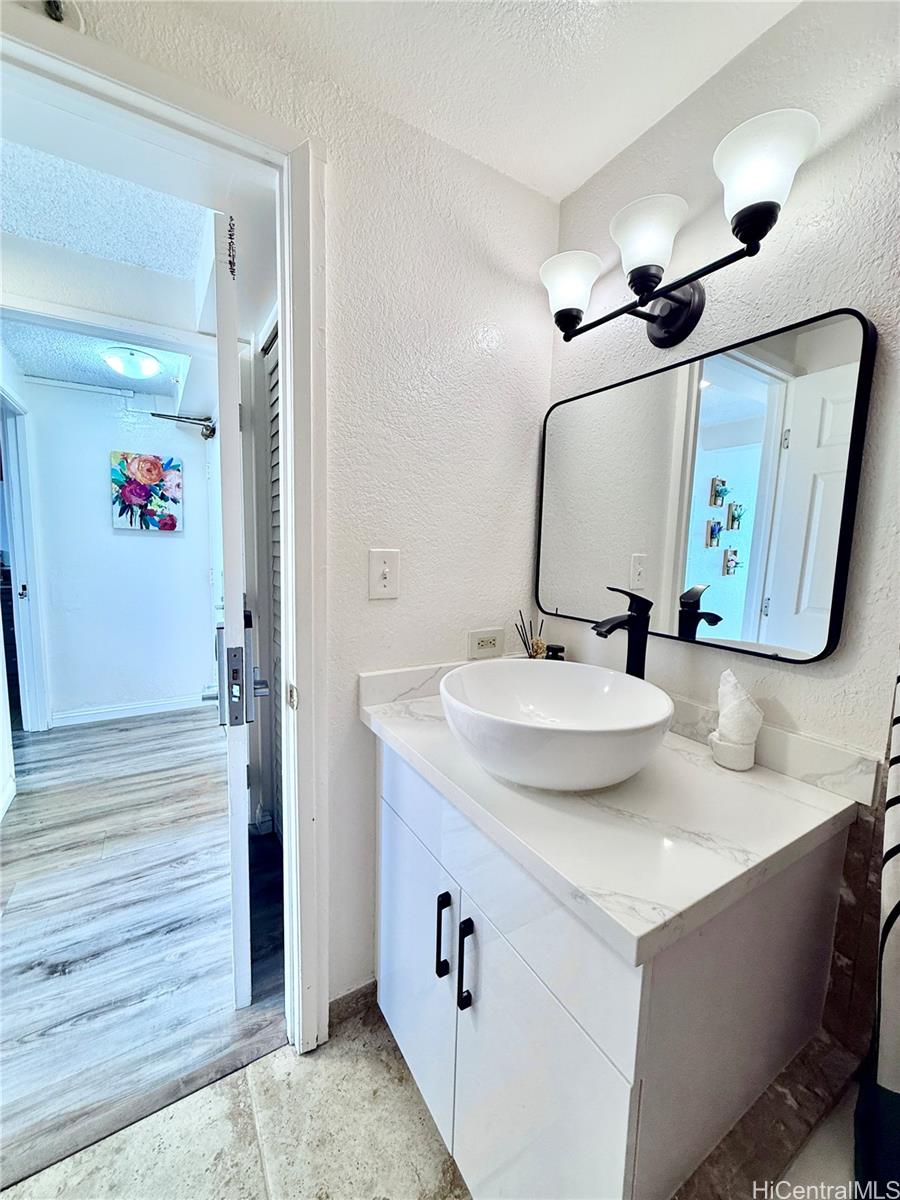 Hawaiian Monarch condo # 3204, Honolulu, Hawaii - photo 14 of 23