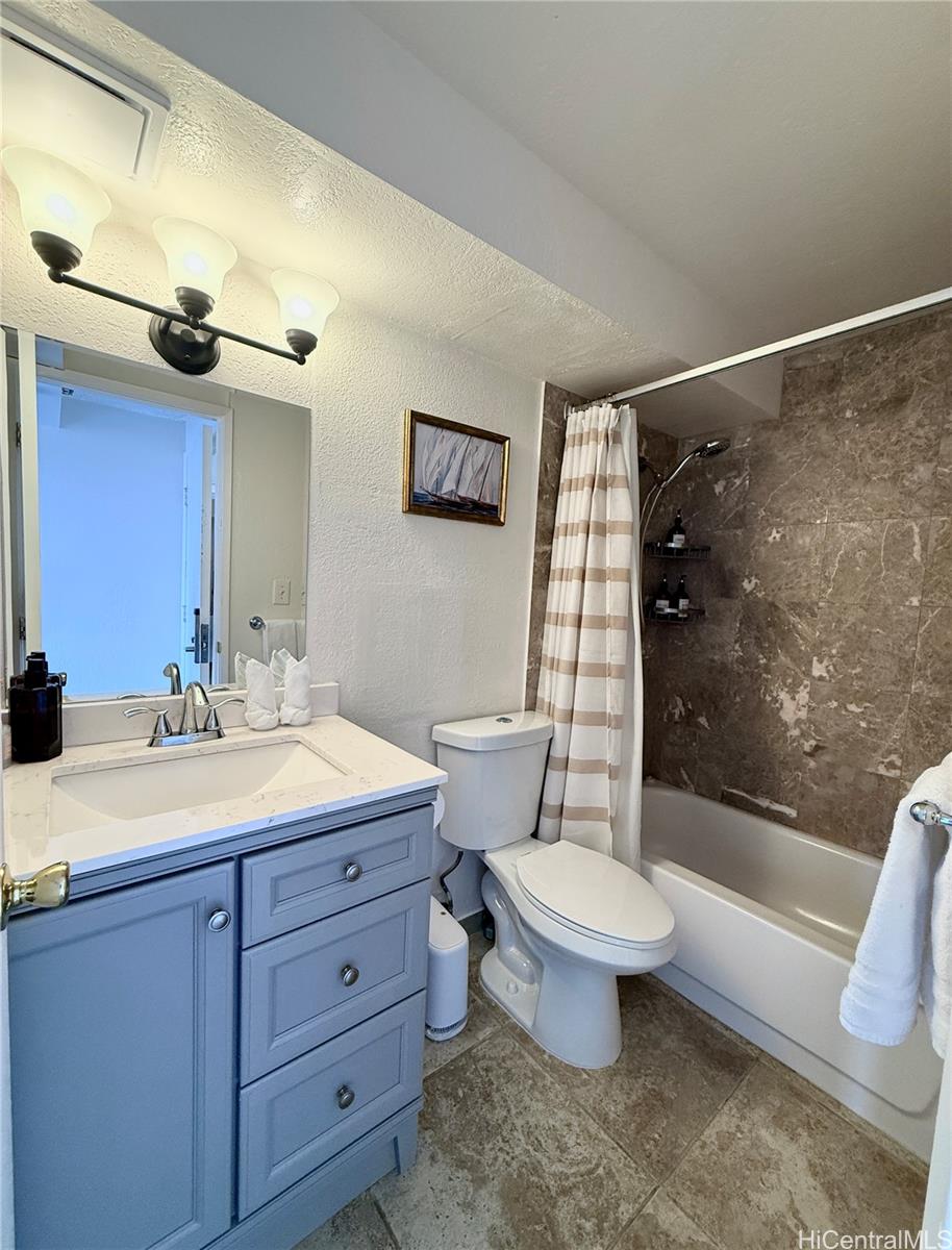 Hawaiian Monarch condo # 3204, Honolulu, Hawaii - photo 6 of 23