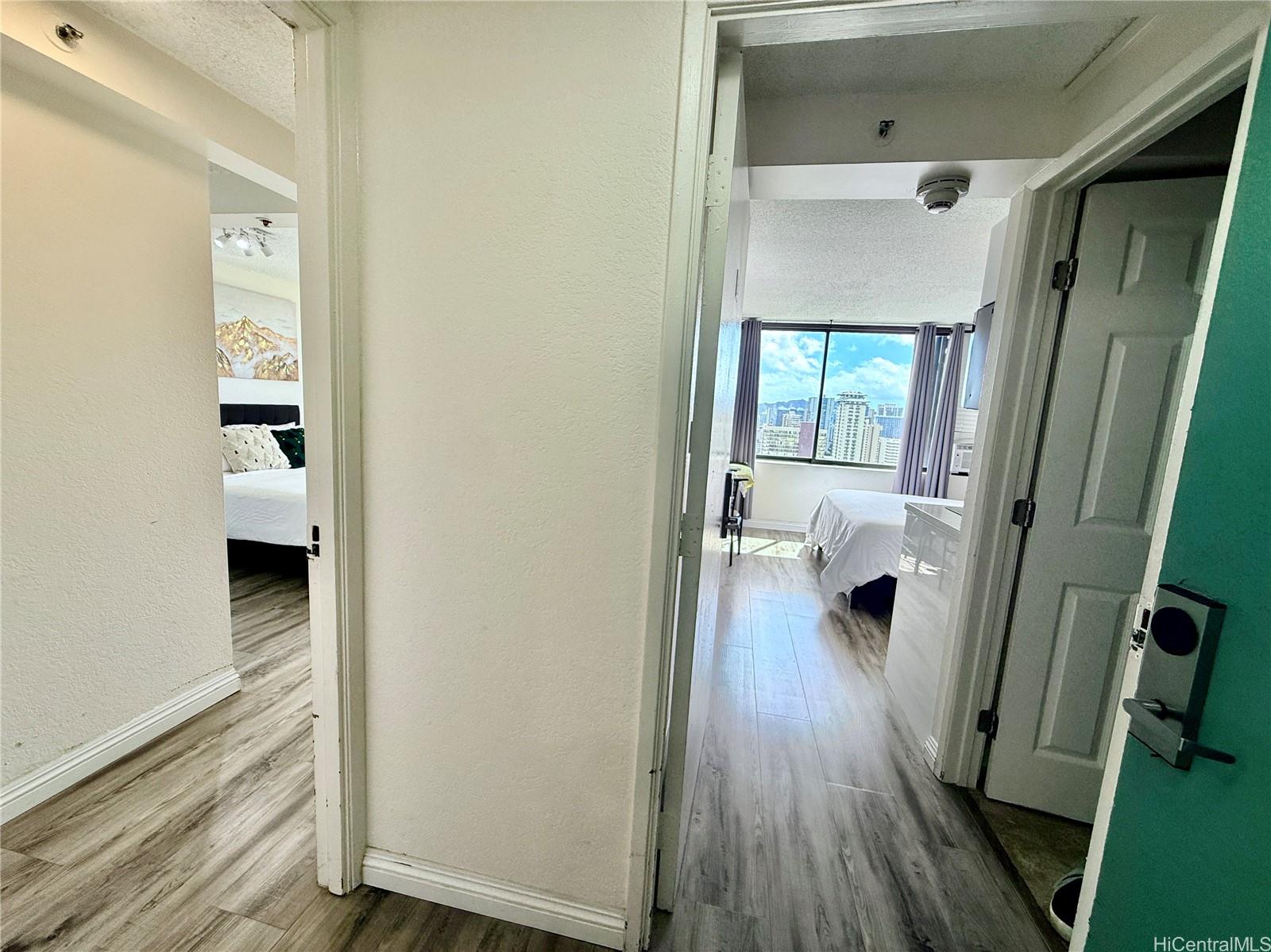 Hawaiian Monarch condo # 3204, Honolulu, Hawaii - photo 7 of 23