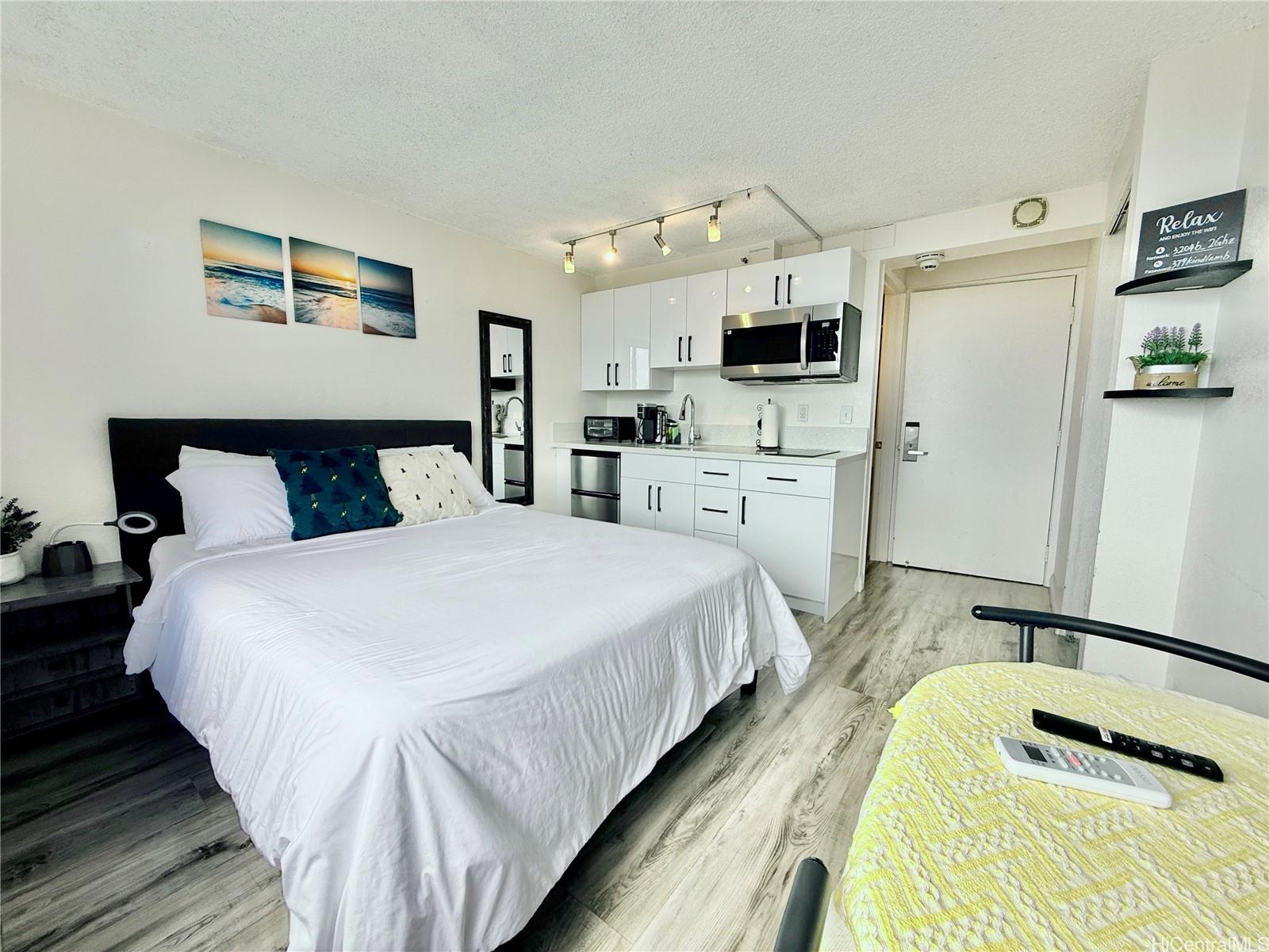 Hawaiian Monarch condo # 3204, Honolulu, Hawaii - photo 9 of 23