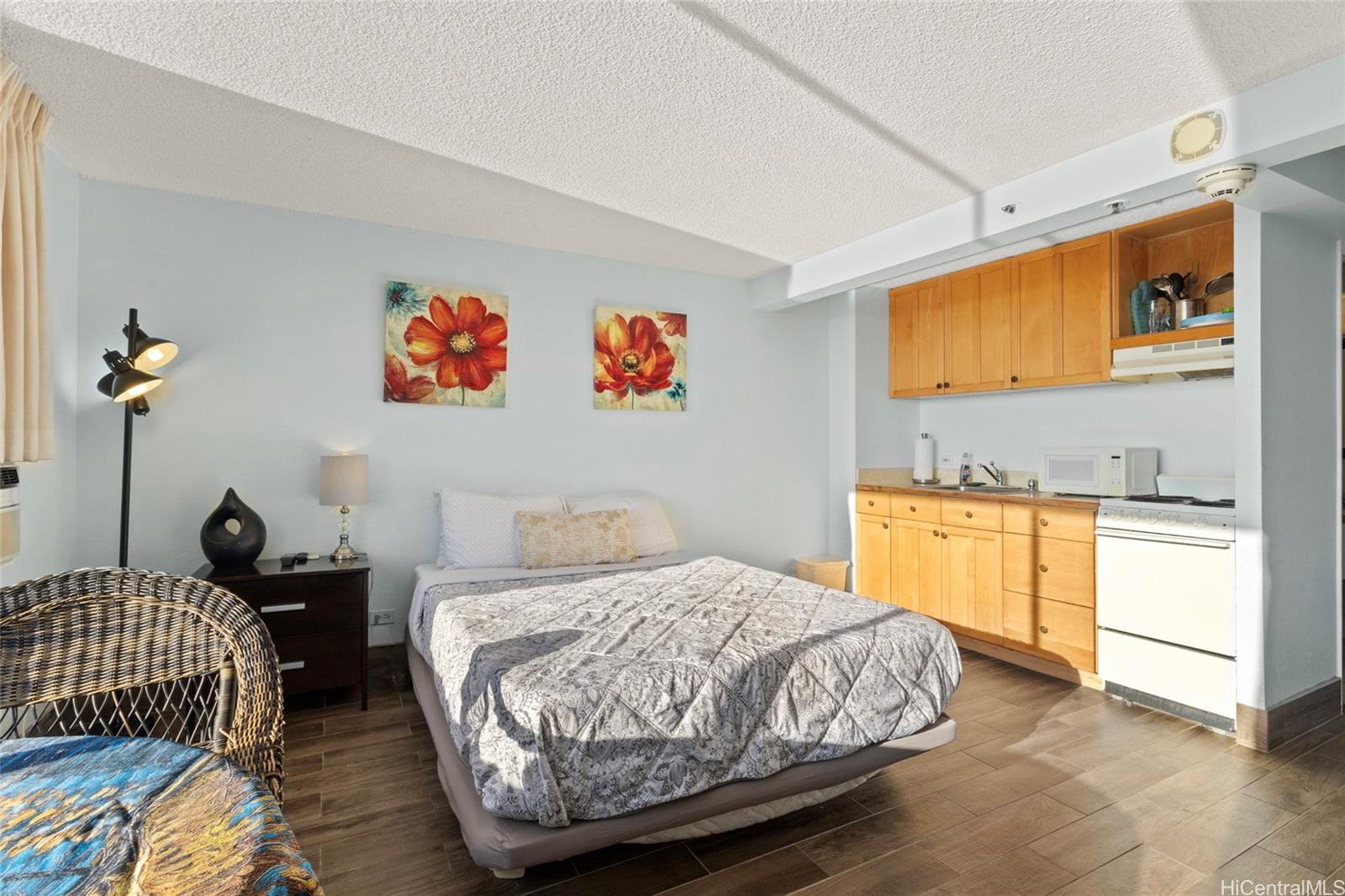 Hawaiian Monarch condo # 3405, Honolulu, Hawaii - photo 2 of 25