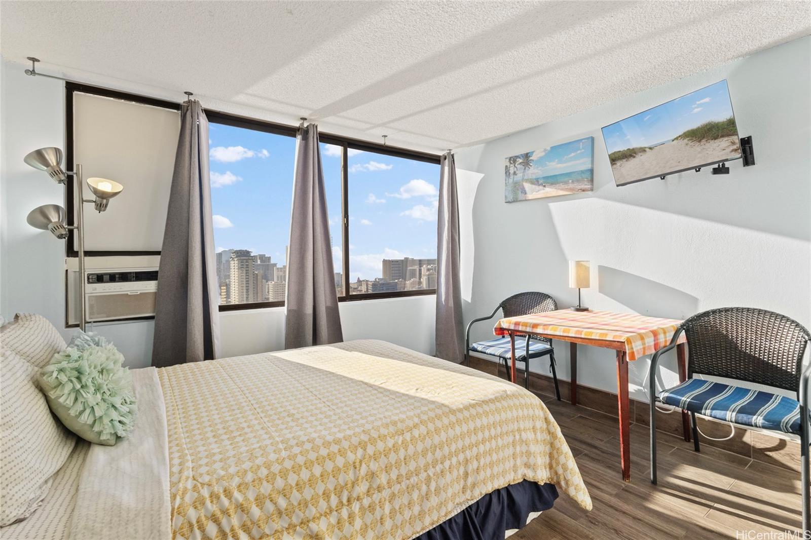 Hawaiian Monarch condo # 3405, Honolulu, Hawaii - photo 10 of 25