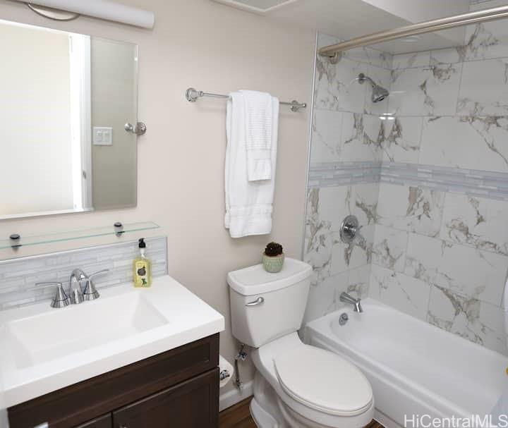 Hawaiian Monarch condo # 3608, Honolulu, Hawaii - photo 8 of 12