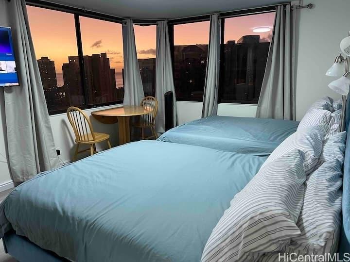 Hawaiian Monarch condo # 3802, Honolulu, Hawaii - photo 4 of 15