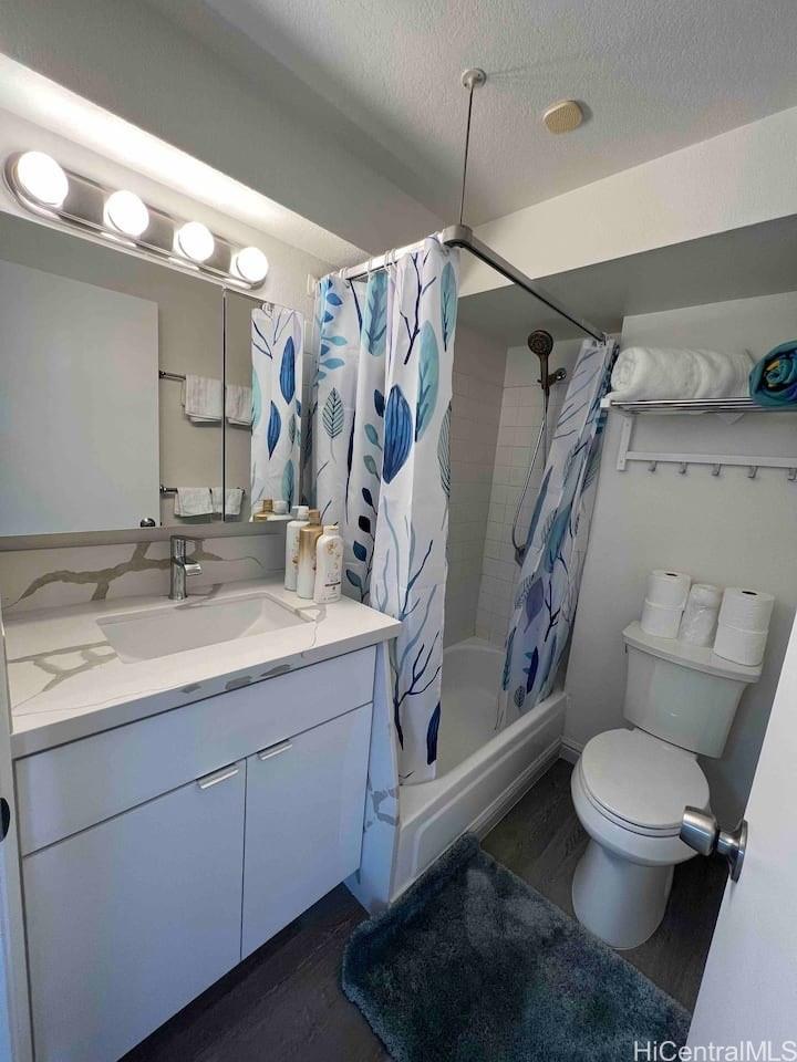 Hawaiian Monarch condo # 3802, Honolulu, Hawaii - photo 9 of 15