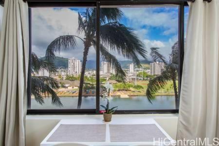 Hawaiian Monarch condo # 812, Honolulu, Hawaii - photo 3 of 14