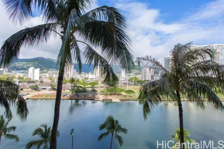 Hawaiian Monarch condo # 812, Honolulu, Hawaii - photo 6 of 14