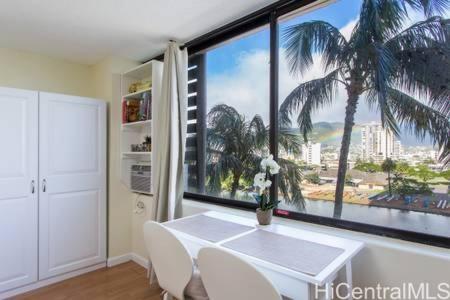 Hawaiian Monarch condo # 812, Honolulu, Hawaii - photo 7 of 14