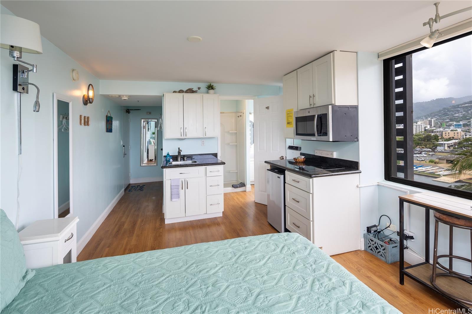 Hawaiian Monarch condo # 911, Honolulu, Hawaii - photo 3 of 8