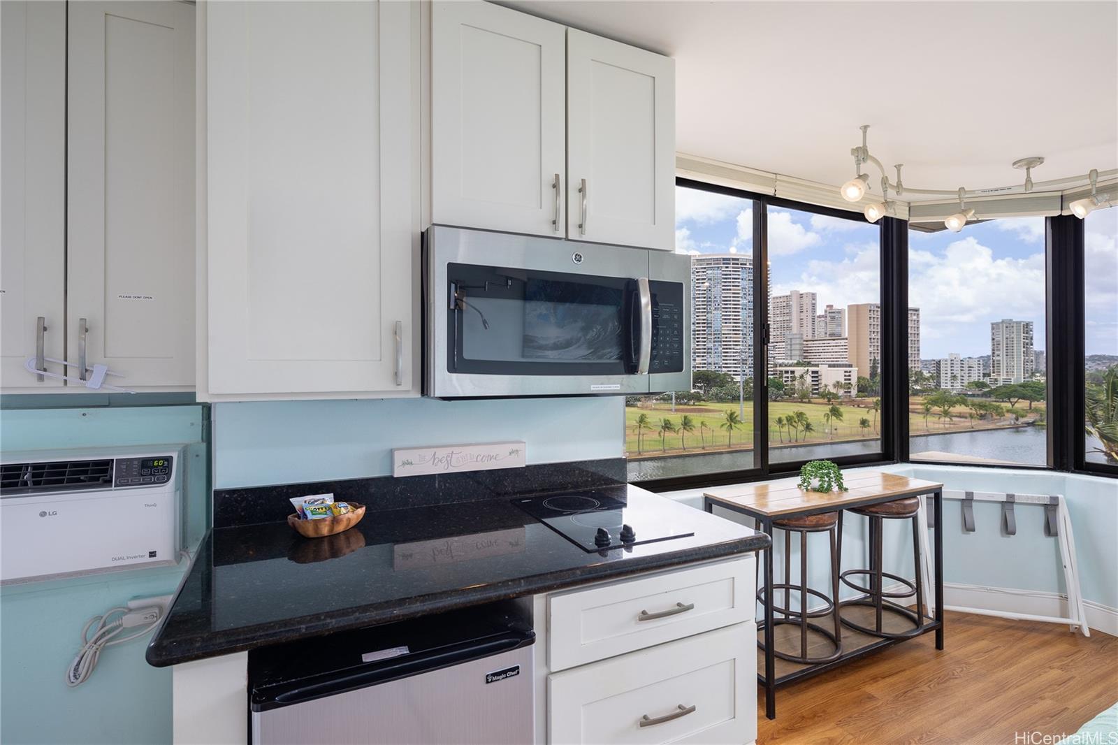 Hawaiian Monarch condo # 911, Honolulu, Hawaii - photo 5 of 8