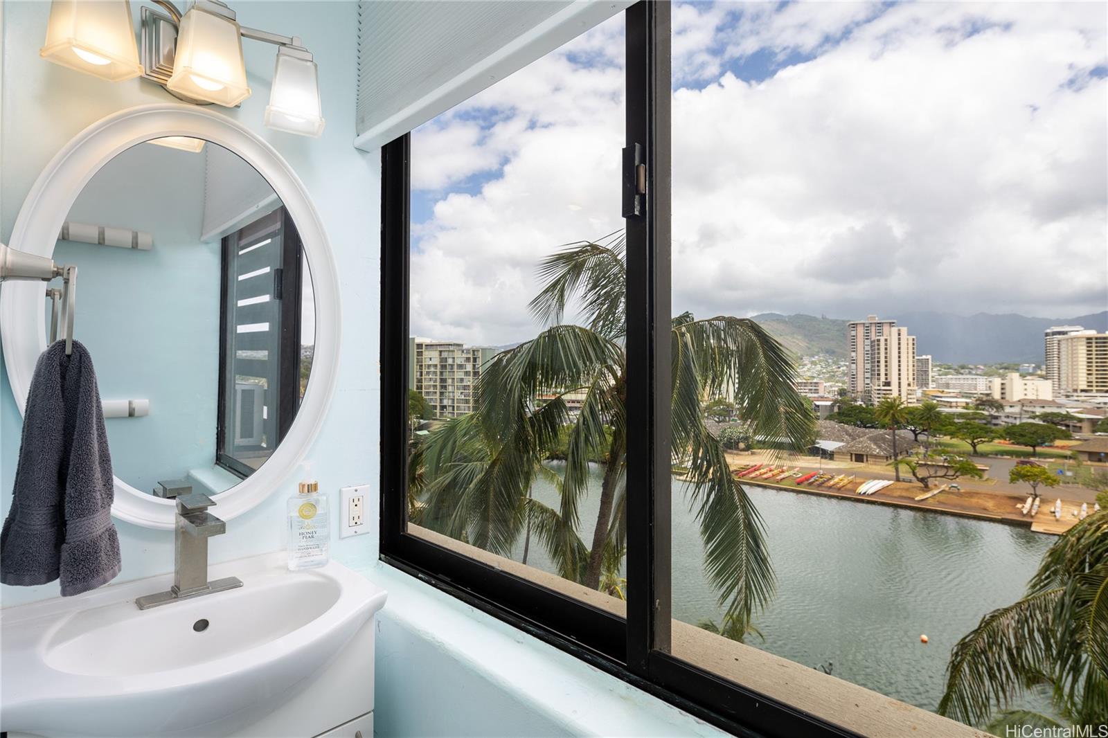 Hawaiian Monarch condo # 911, Honolulu, Hawaii - photo 6 of 8