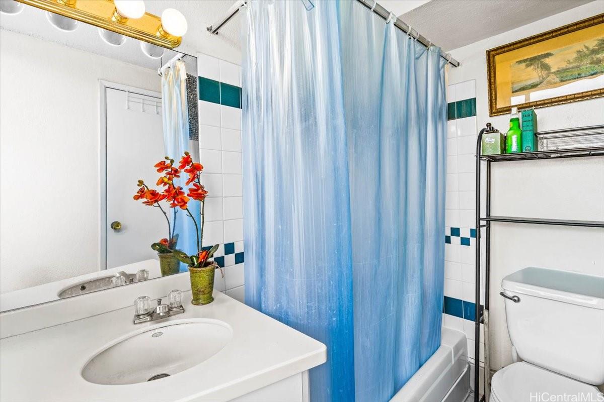 Hawaiian Monarch condo # 914, Honolulu, Hawaii - photo 12 of 17