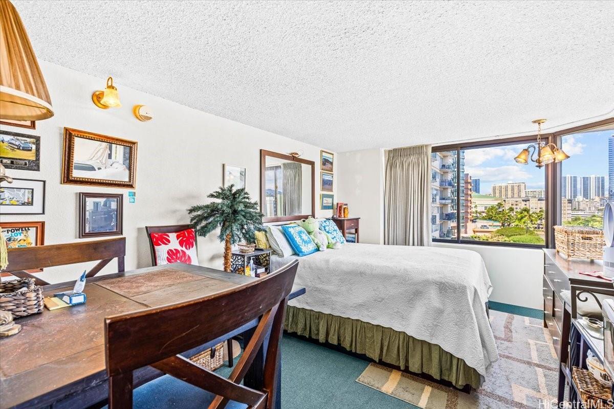 Hawaiian Monarch condo # 914, Honolulu, Hawaii - photo 8 of 17