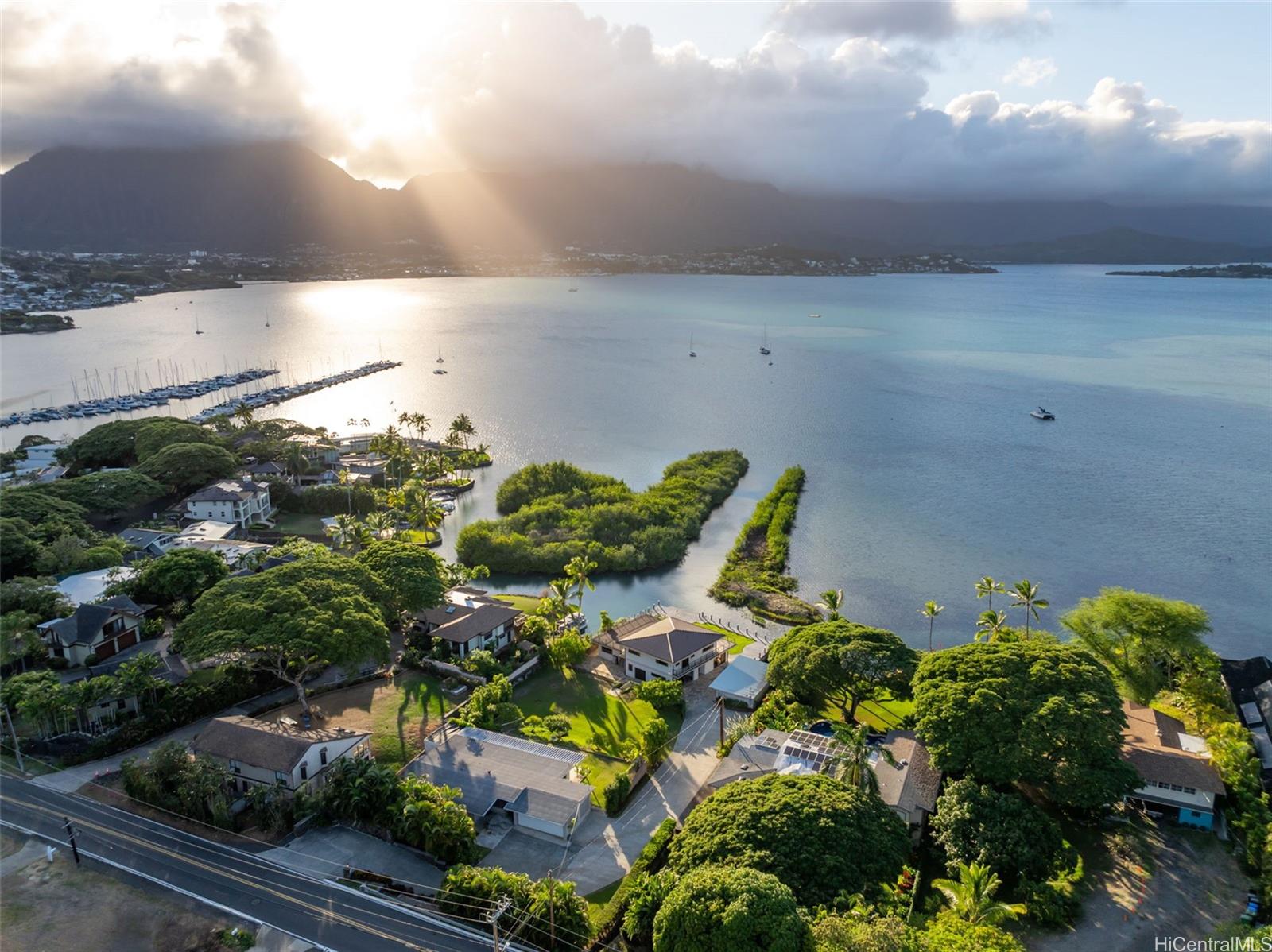 44-443  Kaneohe Bay Drive Kaneohe Bay, Kaneohe home - photo 6 of 24