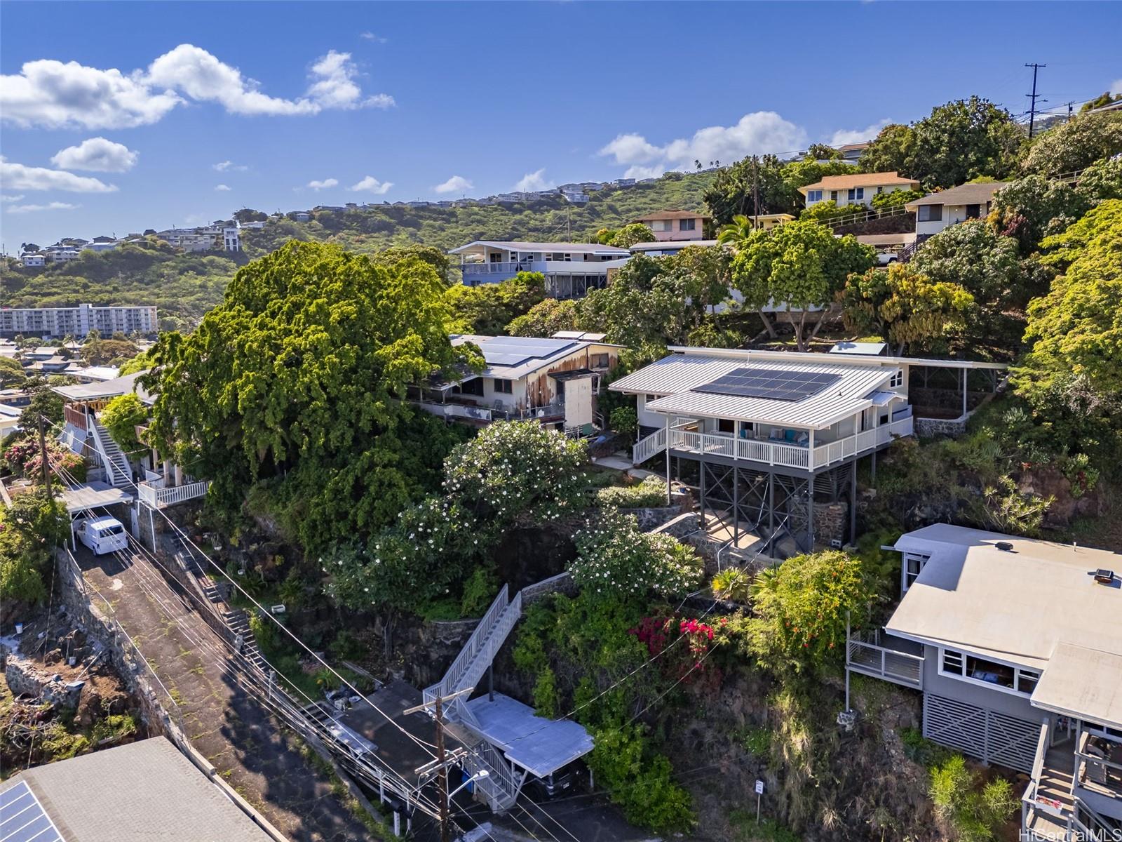 4446  Wahinekoa Place Waialae Nui-lwr, Diamond Head home - photo 3 of 25