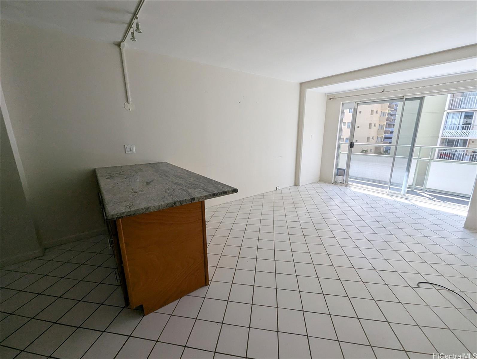 Rosalei Ltd condo # 402, Honolulu, Hawaii - photo 2 of 10