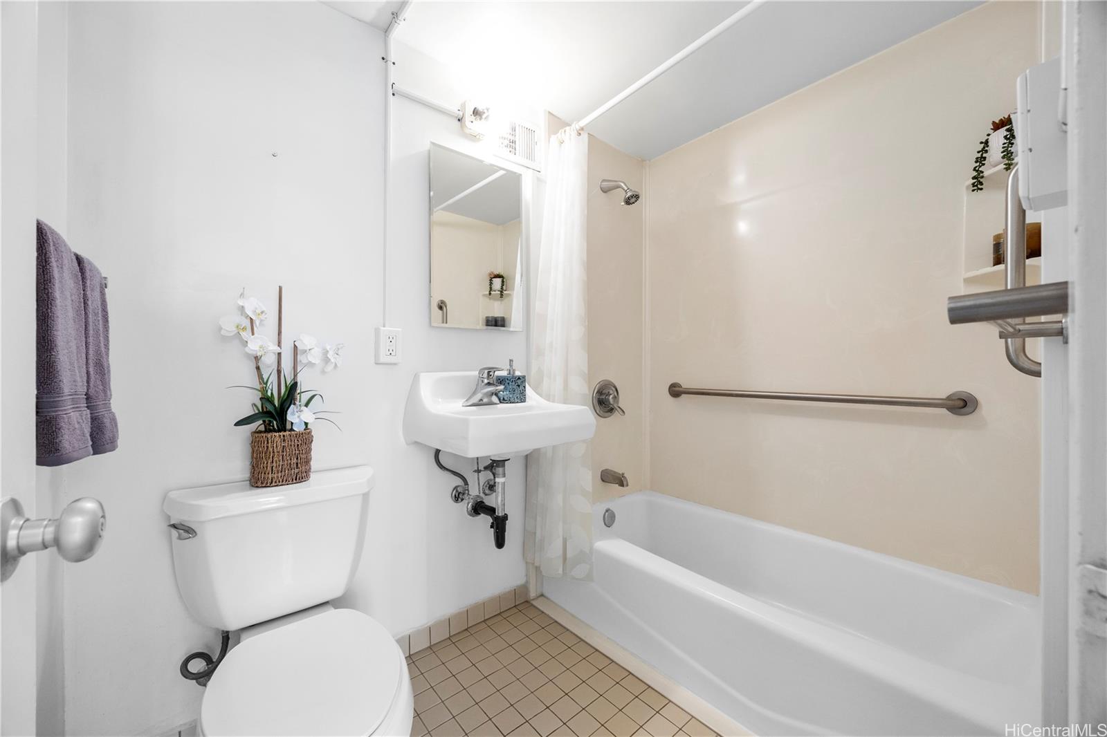 Rosalei Ltd condo # 504, Honolulu, Hawaii - photo 17 of 25