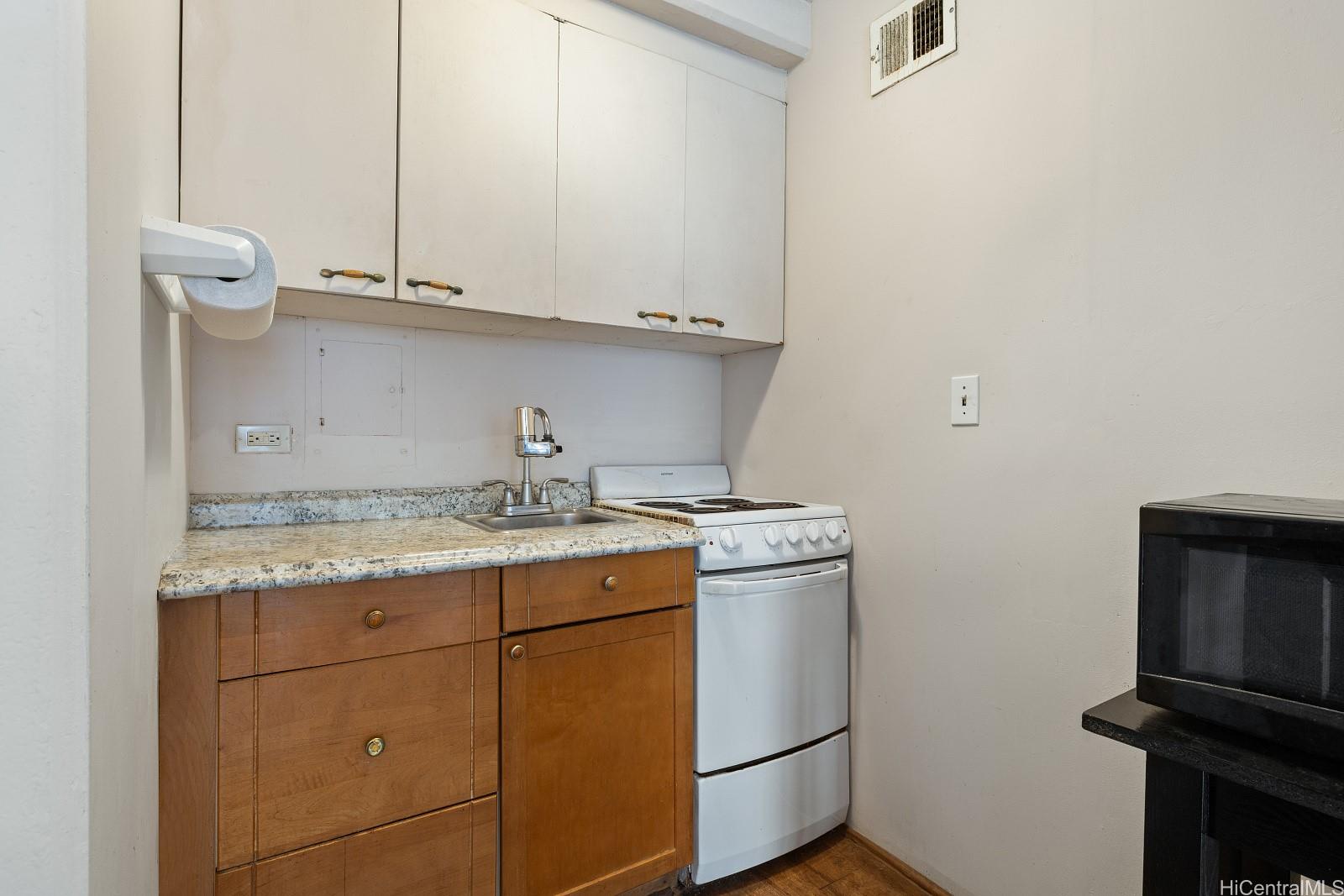 Rosalei Ltd condo # 712, Honolulu, Hawaii - photo 8 of 14