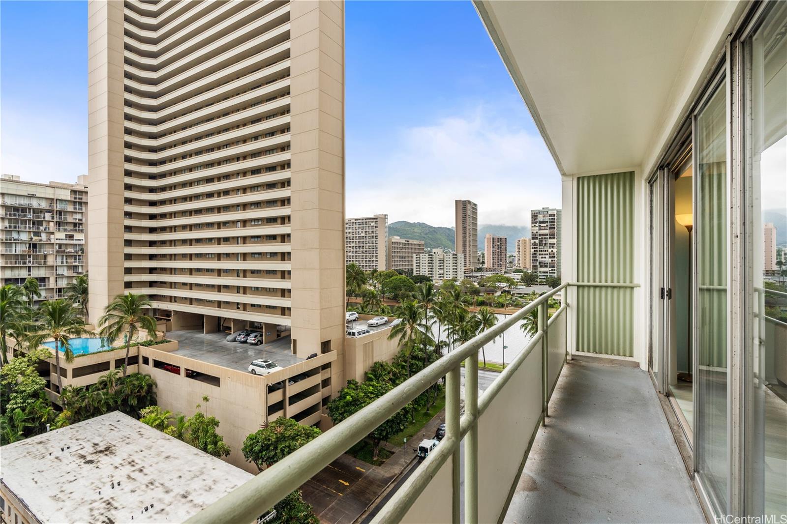 445 Kaiolu Street Honolulu - Rental - photo 2 of 21