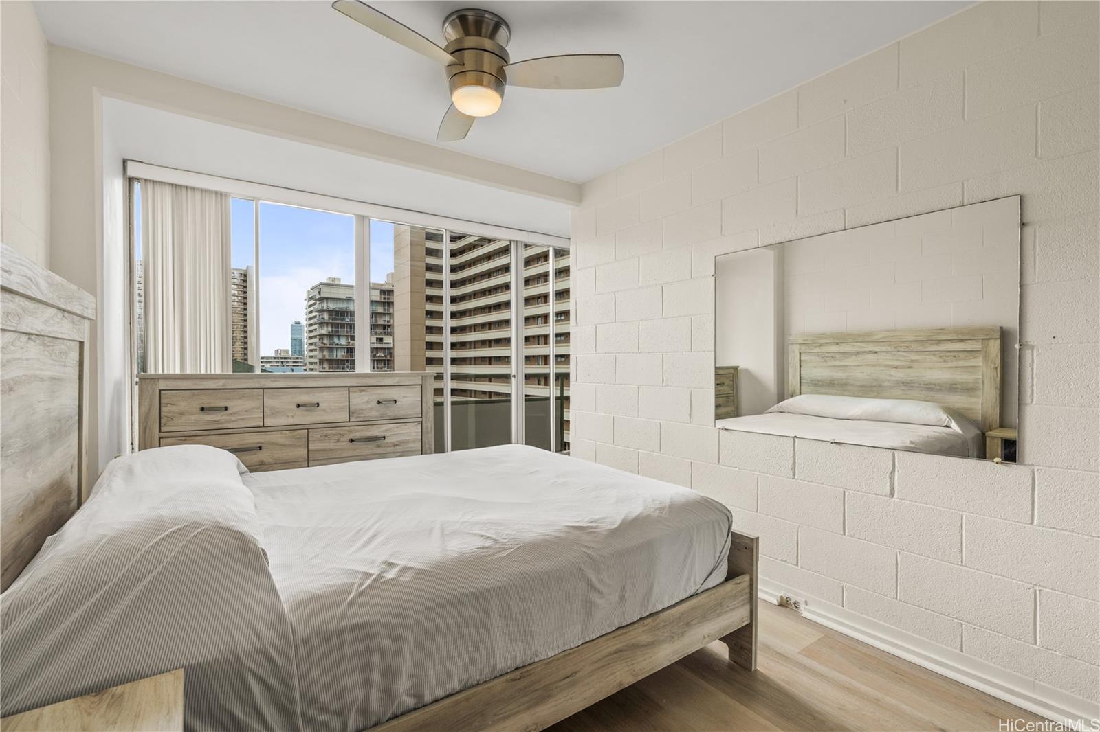 445 Kaiolu St Honolulu - Rental - photo 12 of 21