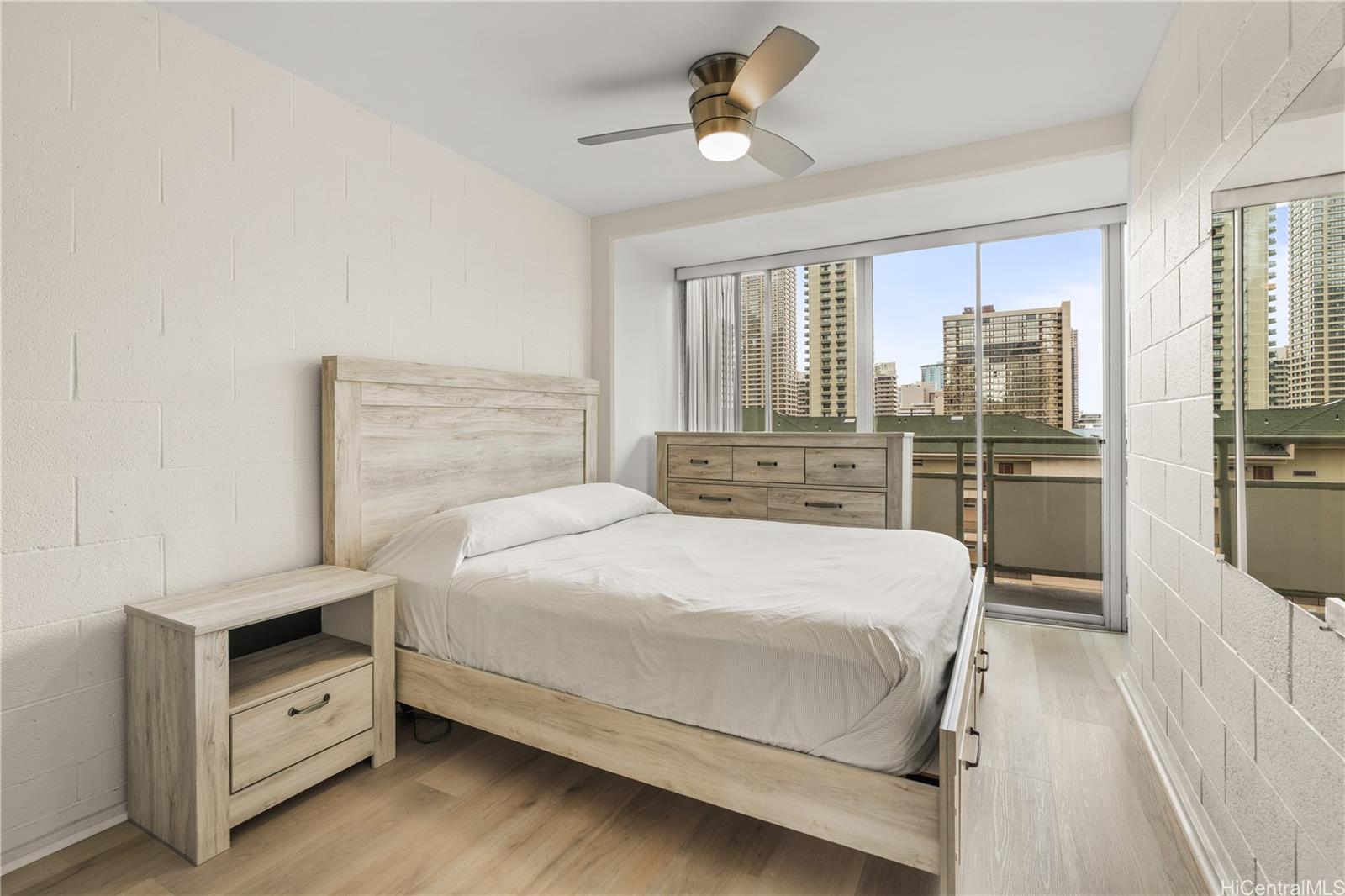 445 Kaiolu St Honolulu - Rental - photo 13 of 21