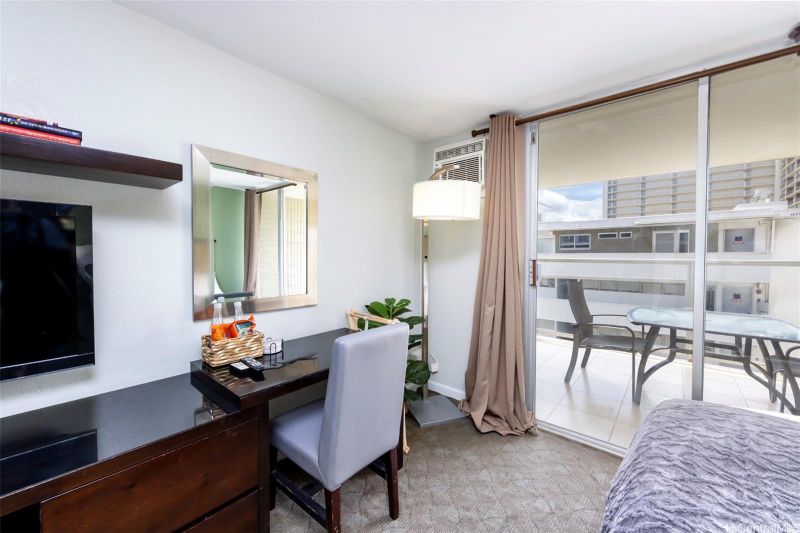 Island Colony condo # 1005, Honolulu, Hawaii - photo 5 of 11