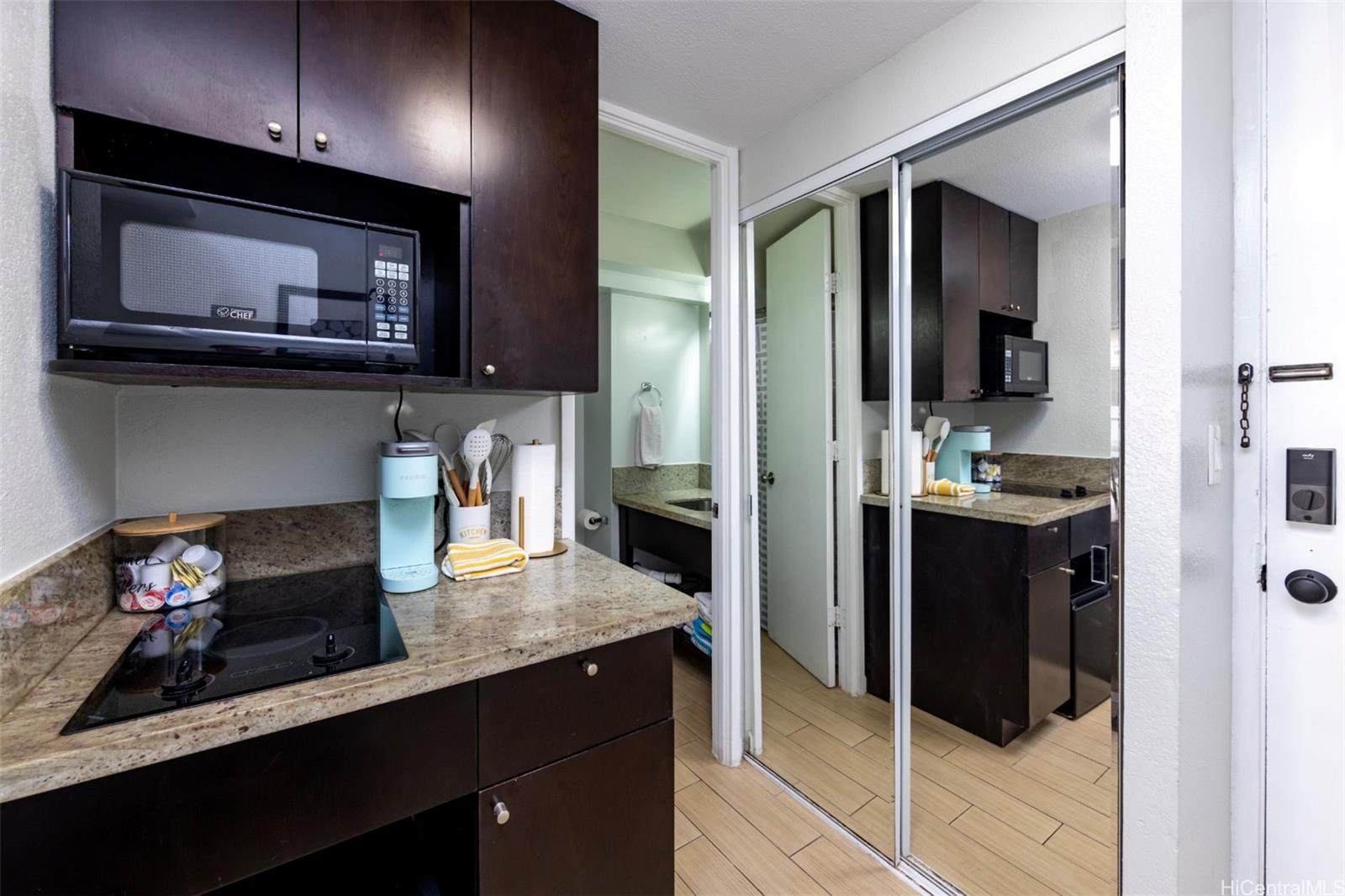 Island Colony condo # 1005, Honolulu, Hawaii - photo 6 of 11