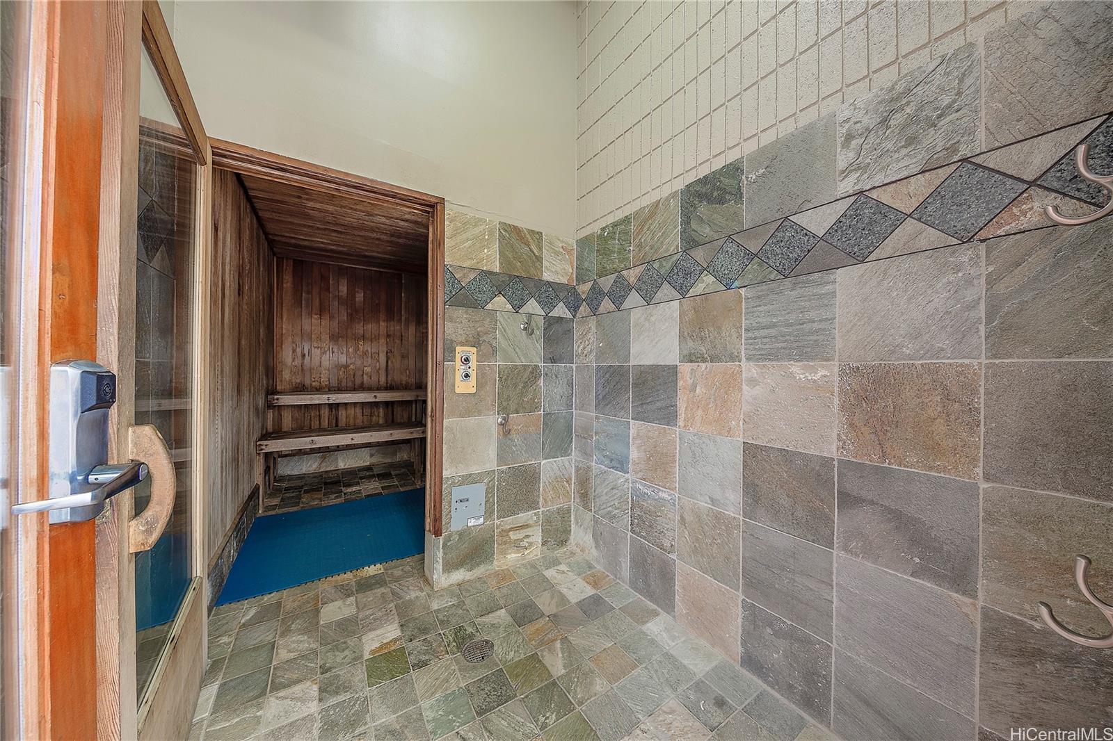 445 Seaside Ave Honolulu - Rental - photo 2 of 15