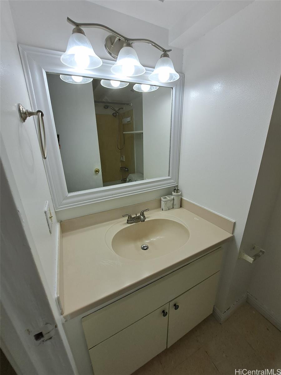 445 Seaside Ave Honolulu - Rental - photo 12 of 15