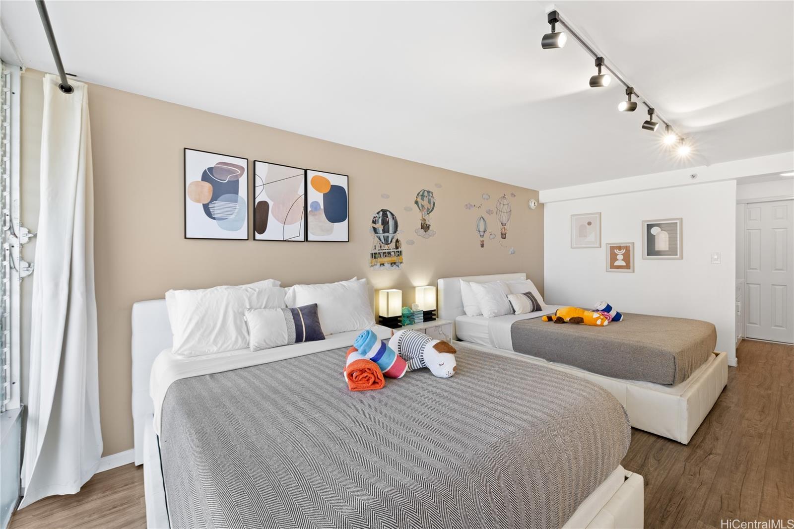 Island Colony condo # 1109, Honolulu, Hawaii - photo 4 of 12