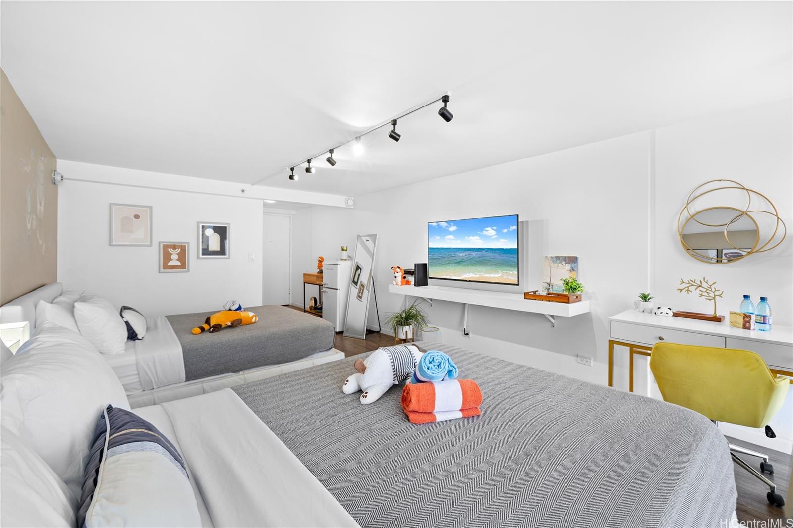 Island Colony condo # 1109, Honolulu, Hawaii - photo 5 of 12