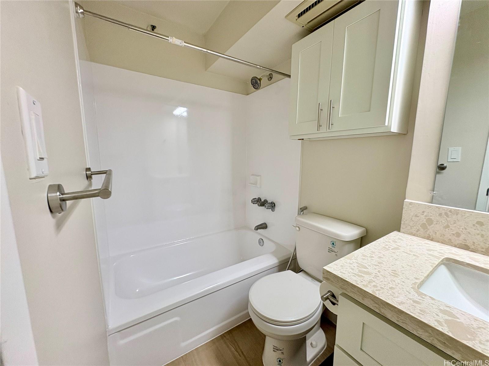 445 Seaside Ave Honolulu - Rental - photo 6 of 11