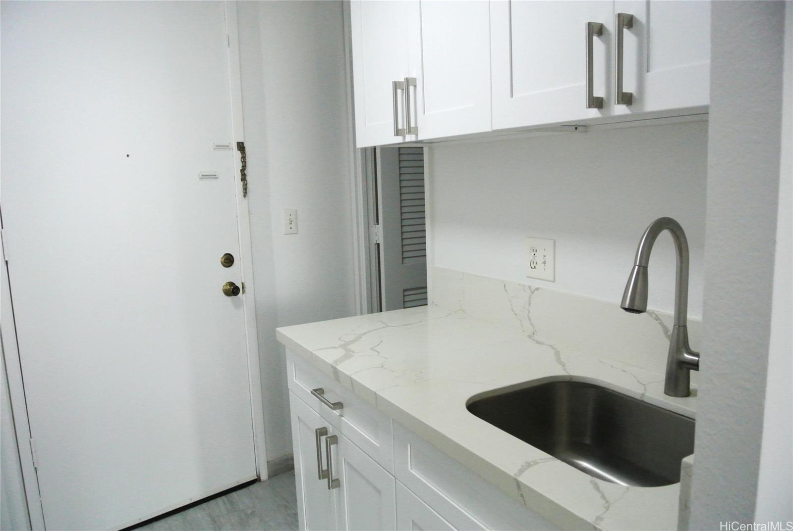 Island Colony condo # 1206, Honolulu, Hawaii - photo 5 of 15