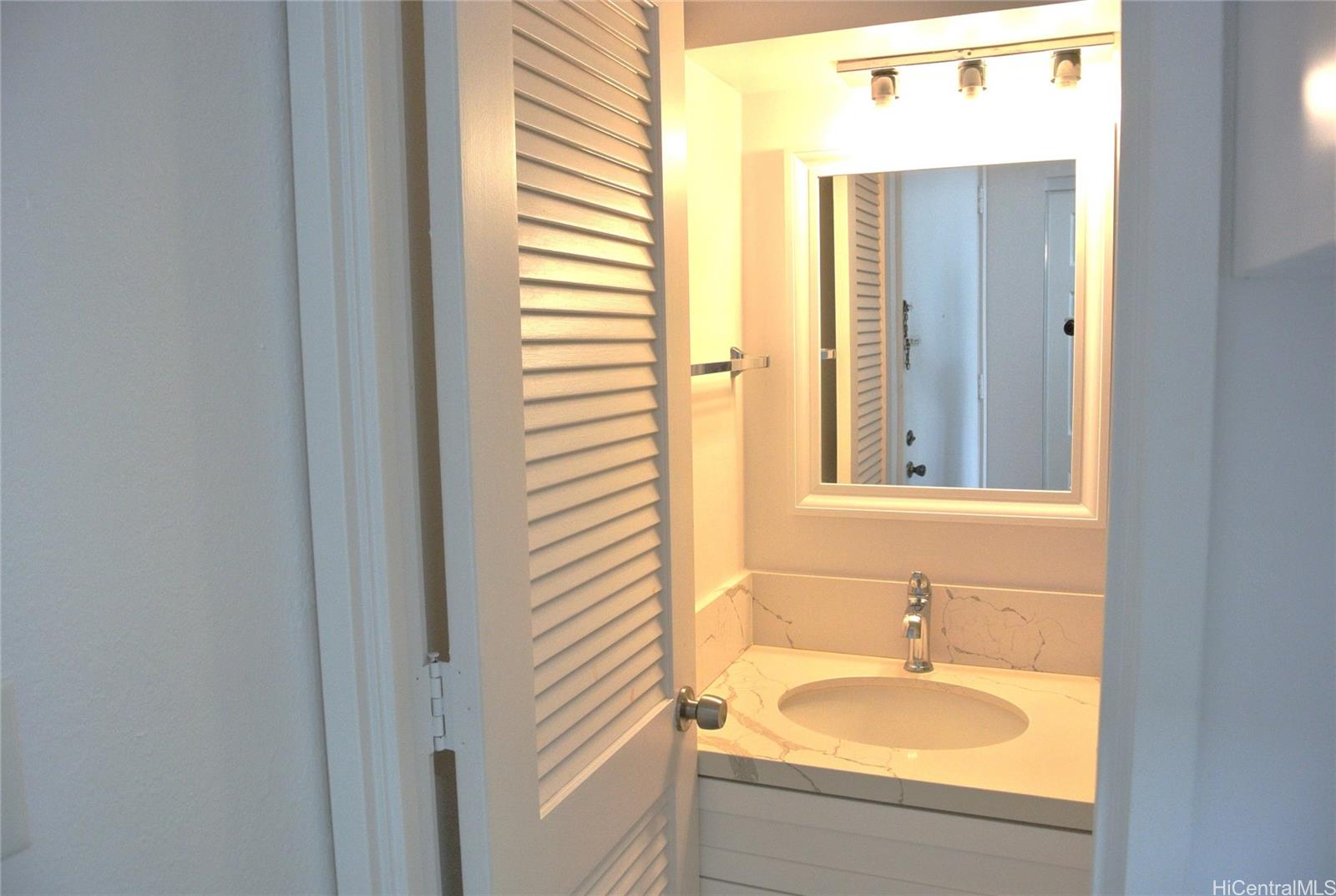 Island Colony condo # 1206, Honolulu, Hawaii - photo 7 of 15