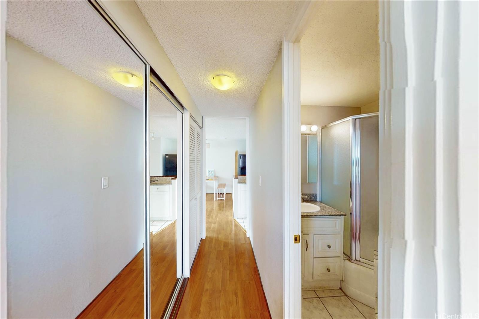 Island Colony condo # 1221, Honolulu, Hawaii - photo 15 of 25