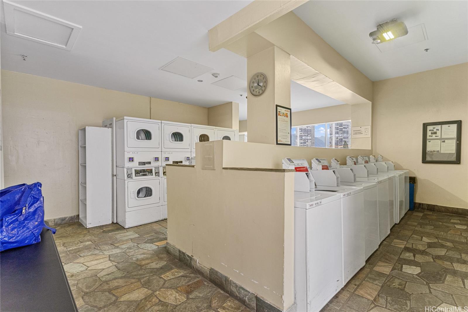 Island Colony condo # 1221, Honolulu, Hawaii - photo 20 of 25