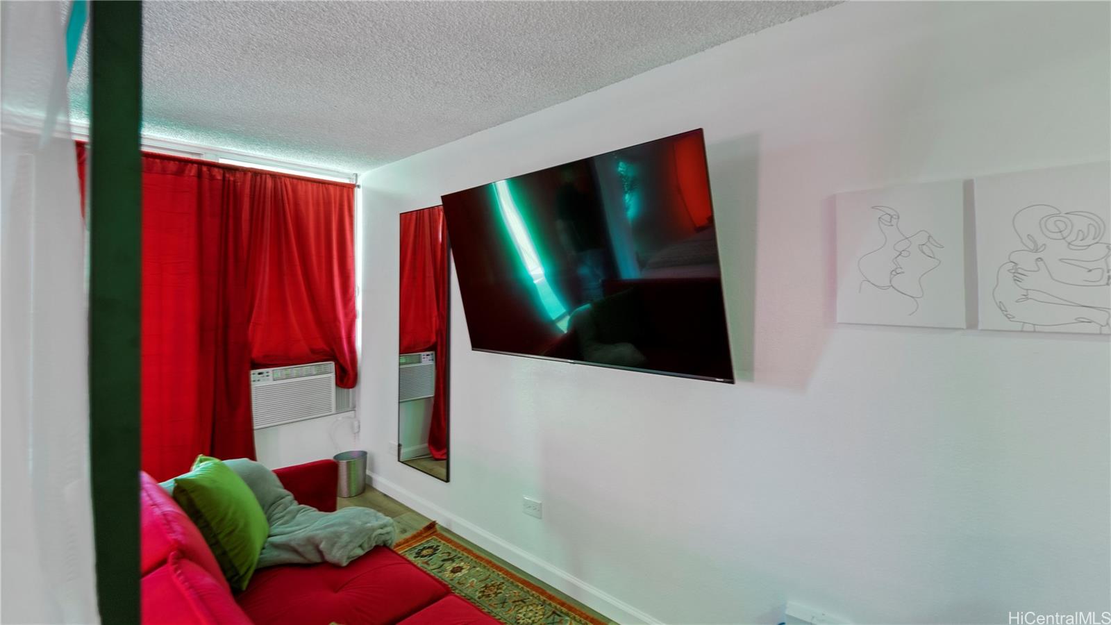 island colony condo # 1511, Honolulu, Hawaii - photo 4 of 10