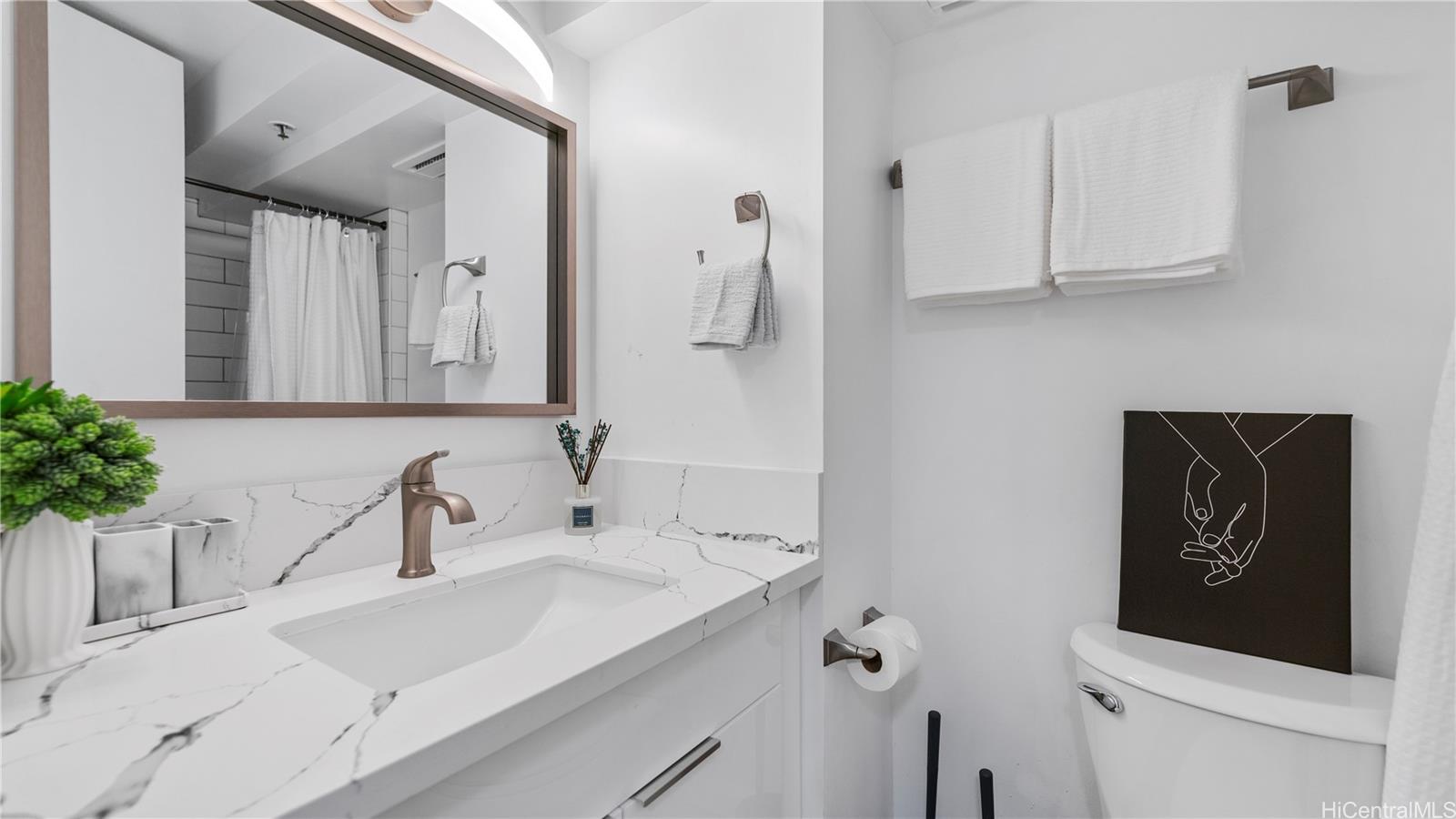 island colony condo # 1511, Honolulu, Hawaii - photo 5 of 10