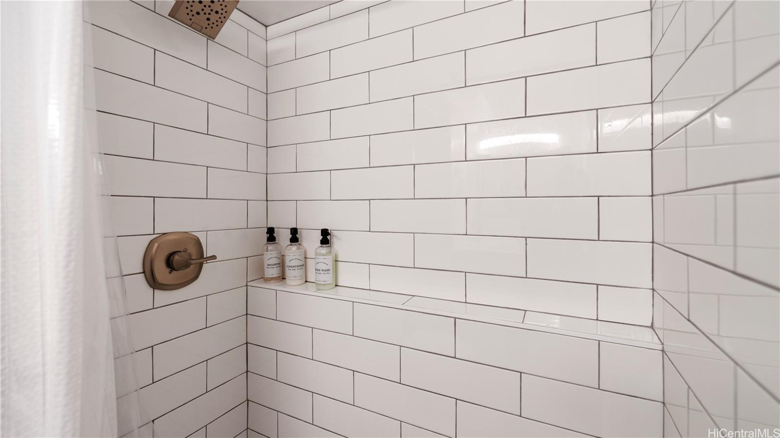 island colony condo # 1511, Honolulu, Hawaii - photo 6 of 10