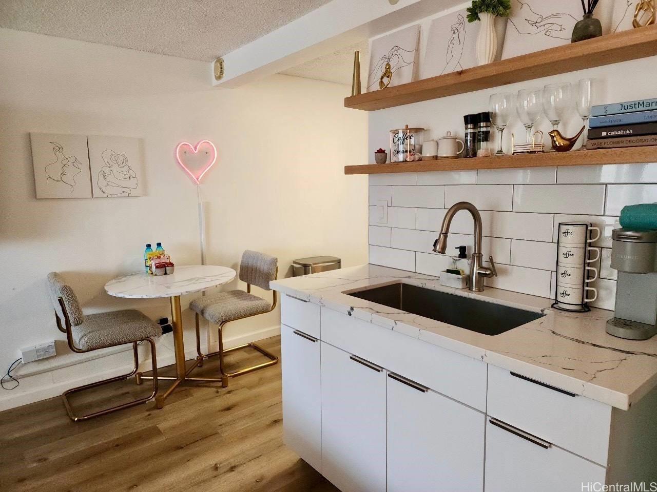 island colony condo # 1511, Honolulu, Hawaii - photo 9 of 10