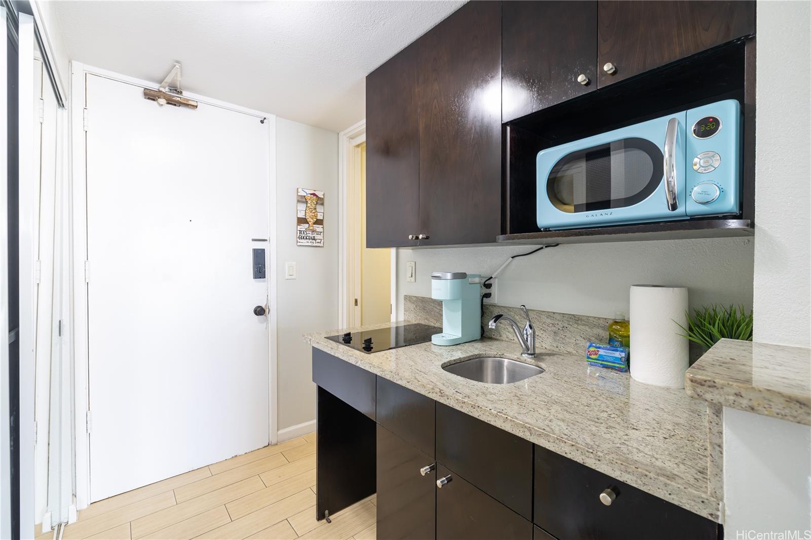 Island colony condo # 1514, Honolulu, Hawaii - photo 11 of 20