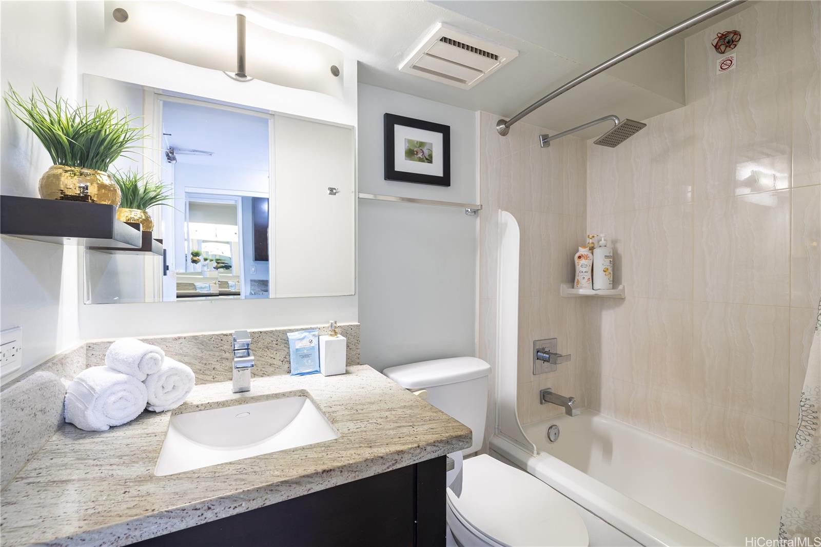 Island colony condo # 1514, Honolulu, Hawaii - photo 15 of 20