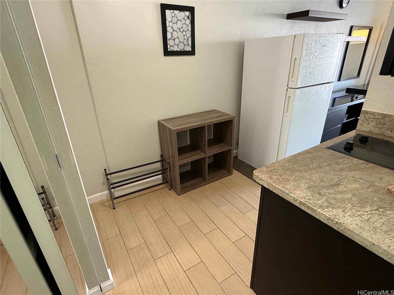 445 Seaside Ave Honolulu - Rental - photo 14 of 25