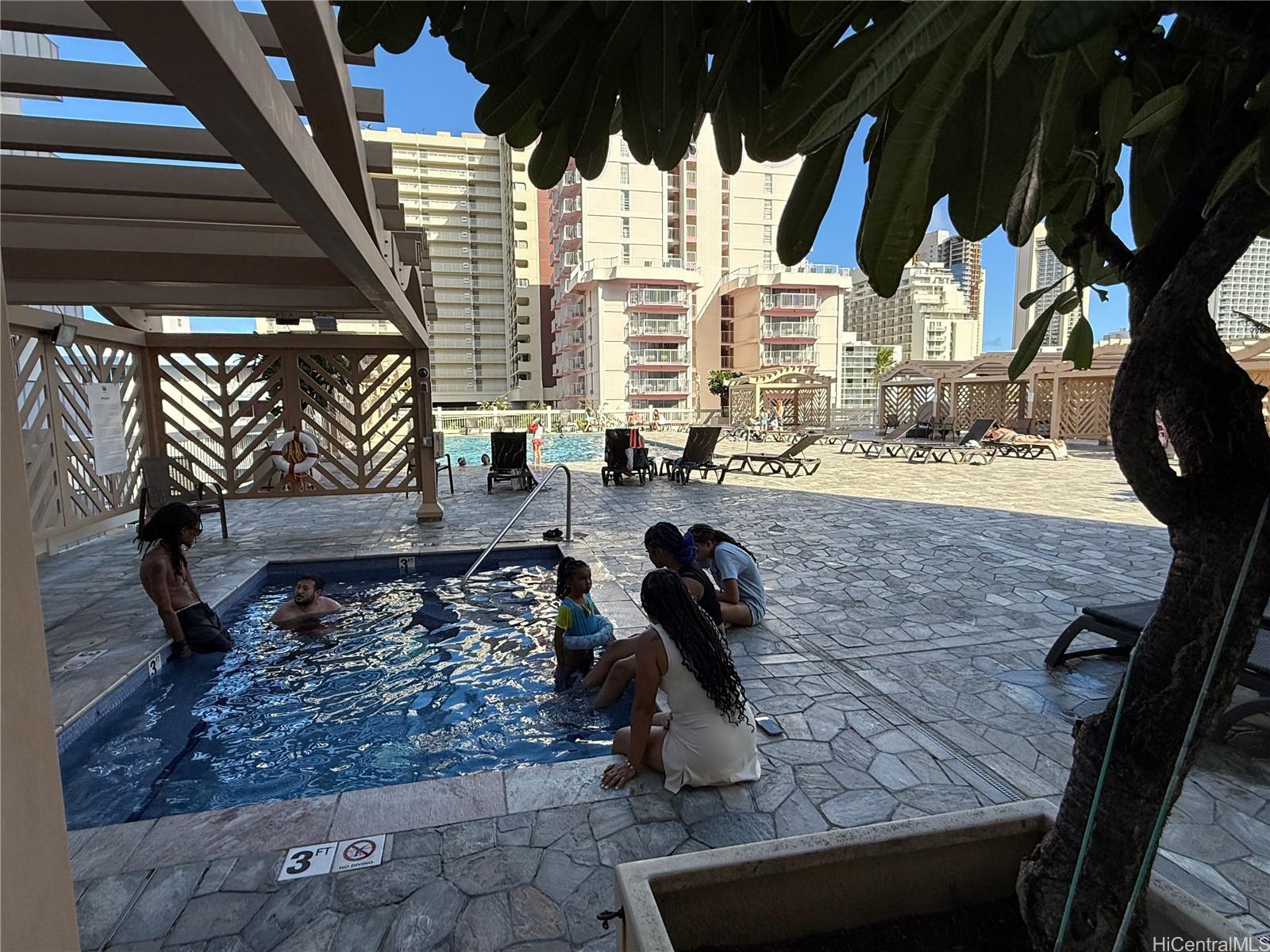 445 Seaside Ave Honolulu - Rental - photo 19 of 25